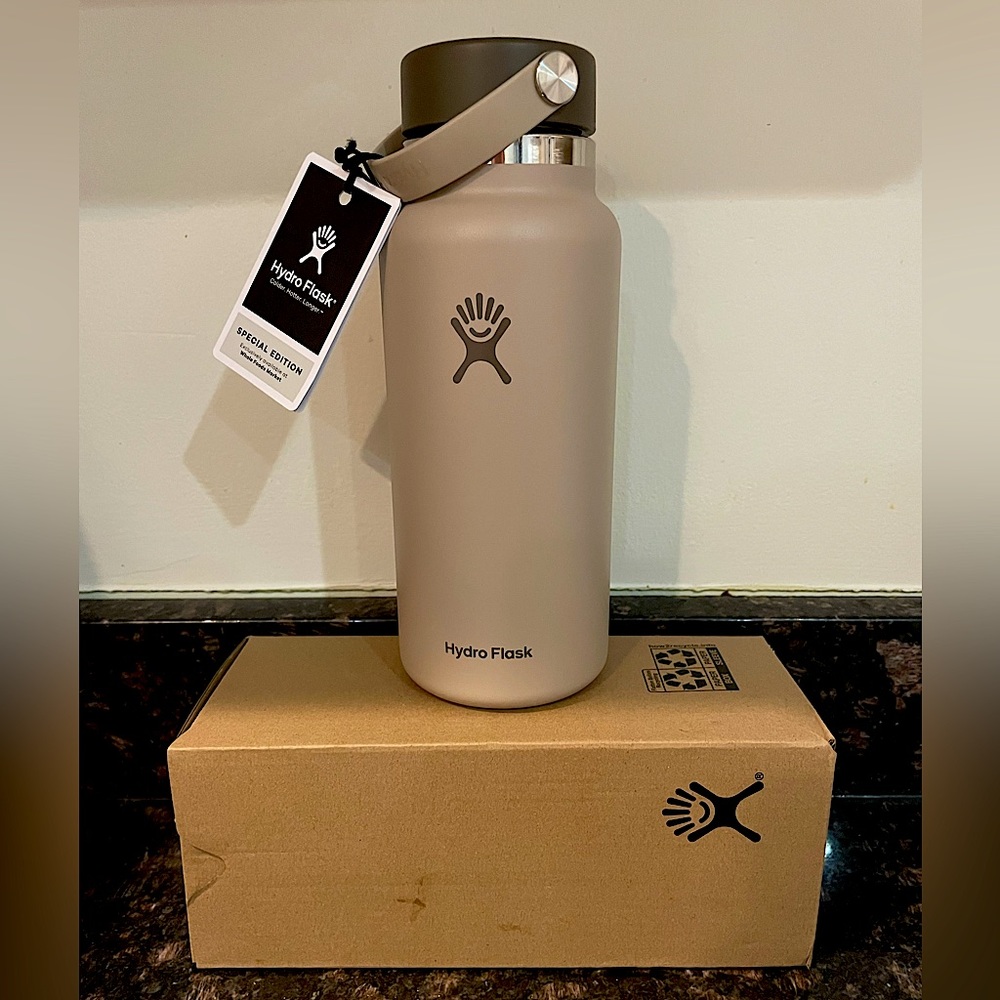 LIMITED EDITION Whole Foods Hydro Flask FALL TAPROOT (NEW WITH TAGS)!!